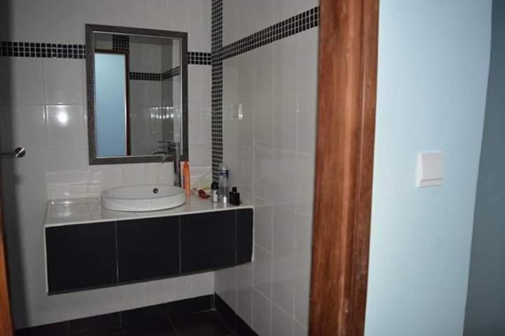 Auberge Bouloulou Boueni 外观 照片