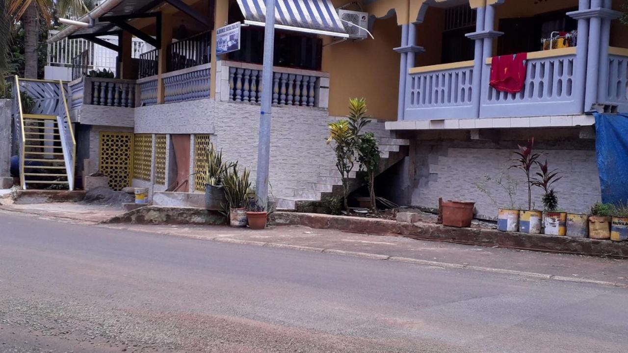 Auberge Bouloulou Boueni 外观 照片